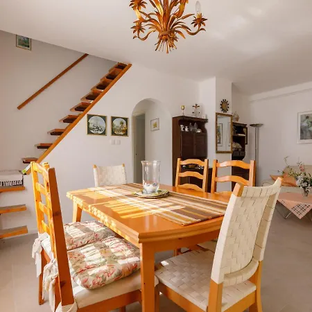 Holiday Acacia بيت للعطل Balatonföldvár